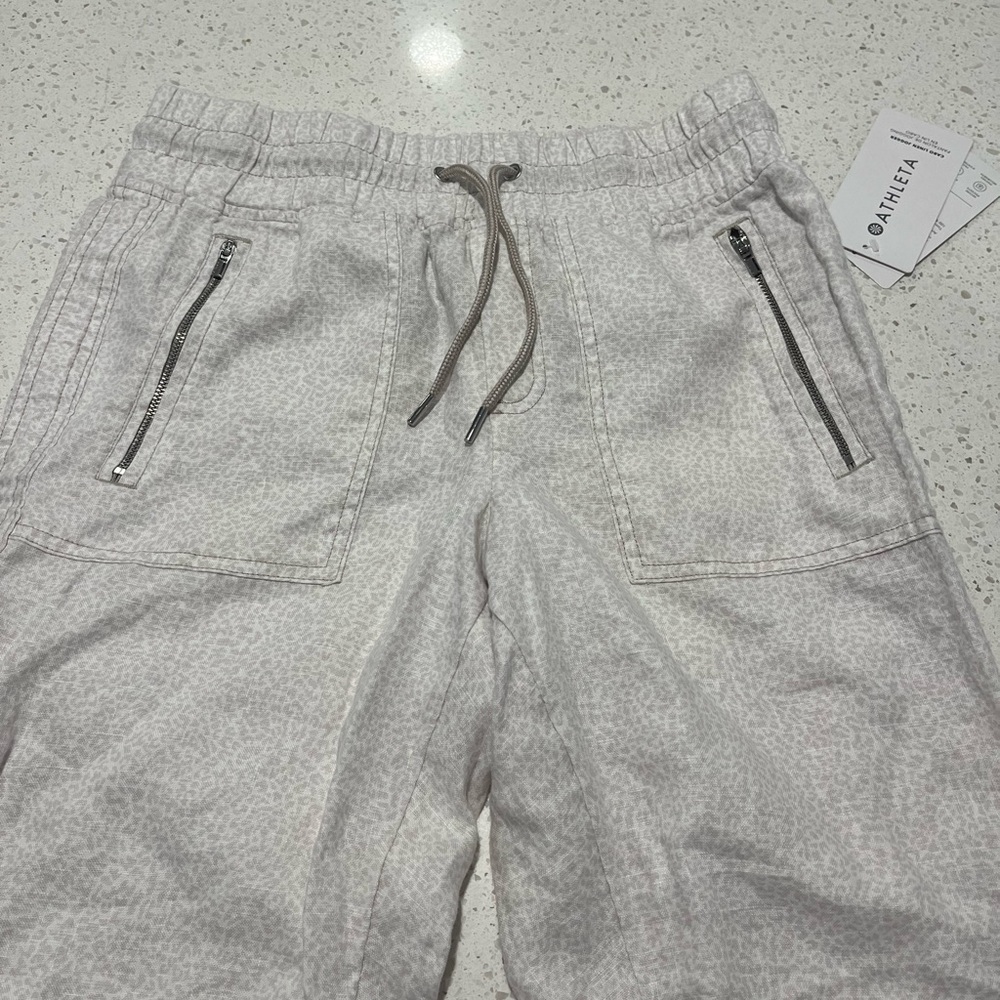 Athleta Womens Cream Joggers with Zipper Pockets